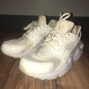 Womens Nike Air Huarache Size 9.5